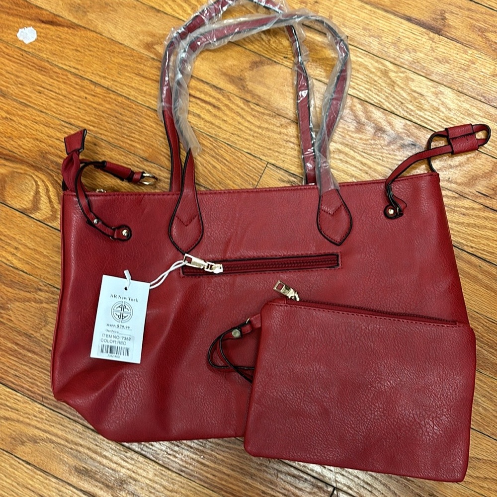 Brand new AR New York Tote Bag with added clutch